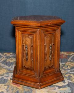 lot 179 image: Small Hexagonal Table