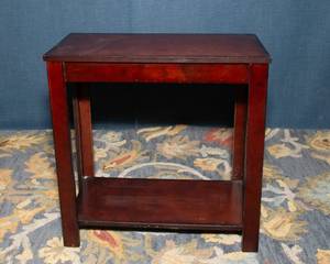 lot 180 image: Small Dark Wood Finish Side Table