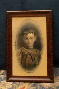 lot 194 image: Vintage Photo with Wooden Frame