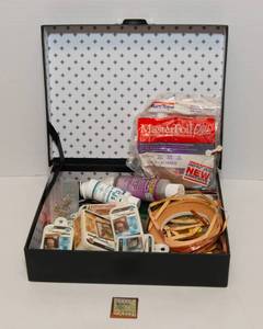 lot 207 image: Jewelry Making Items