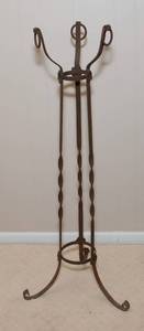 lot 213 image: Metal Plant Stand - 47T