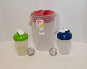 lot 212 image: Rubbermaid 1 Gallon Pitcher and (2) 14 oz. Blender Bottles