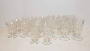 lot 216 image: 26 Pieces of Glassware