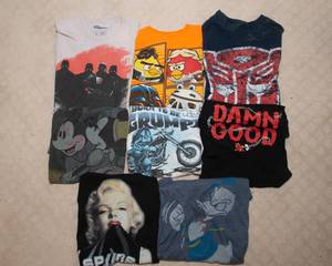 lot 218 image: 8 Size Small T-Shirts