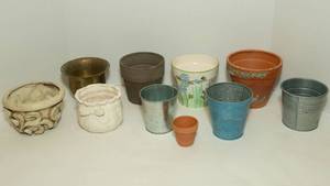 lot 83 image: Variety of 10 Small Planters