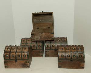 lot 85 image: Five Small Decorative Trunks