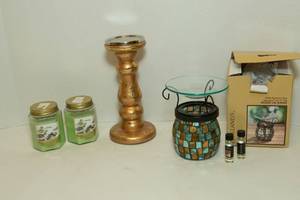 lot 118 image: Oil burner, Brand New Candles, and Candle Holder