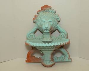 lot 120 image: Outdoor Lion Fountain