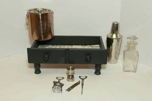 lot 140 image: Bar Accessories and Unique Tray