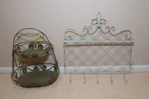 lot 164 image: Metal Home Decor