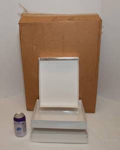 lot 242 image: 20 Gift Boxes with Clear Covers - 9x11