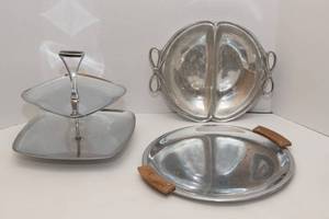 lot 275 image: Silver Toned Serving Trays