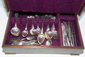 lot 287 image: Miscellaneous Silver Plate Flatware - Mainly Spoons