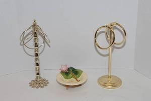 lot 290 image: Towel Holders and Fitz and Floyd Soap Dish
