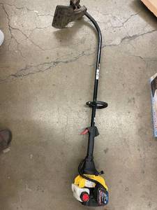 lot 6 image: Bolens 25cc Gas String Trimmer