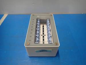 lot 6 image: Datamation Systems&nbspDS-UNIDOCK Charge & Sync Docking Station  can fit 8 phones  Includes CAB-AC power cable 