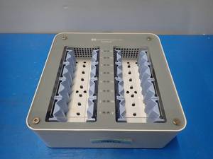 lot 8 image: Datamation Systems&nbspDS-UNIDOCK Charge & Sync Docking Station  can fit 16 phones  Includes CAB-AC power cable