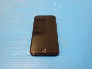 lot 27 image: Apple&nbspiPhone 7 A1660  32GB of storage  Cellular Carrier Unlocked  no cables  light scratches on screen