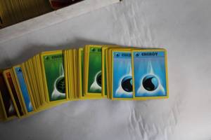 lot 10 image: Collection of Pokmon Energy Trading Cards