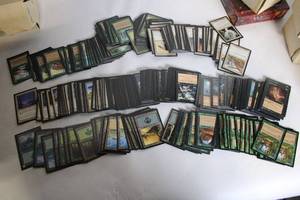lot 22 image: Collection of Assorted Magic The Gathering Cards - Over 1000 Cards