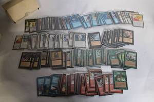 lot 4 image: Collection of 200 Magic The Gathering Cards - Various Colors and Types
