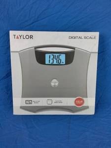 lot 158 image: Taylor Electronic Digital Bath Scale