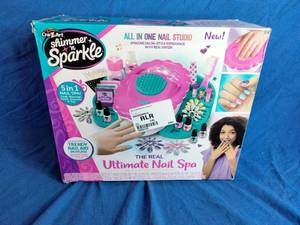 lot 185 image: Cra-Z-Art Shimmer n Sparkle Ultimate Nail Spa