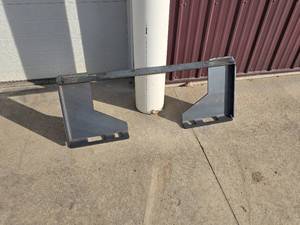 lot 34 image: Skid Steer Back Plate None Solid Back Plate