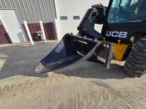 lot 43 image: Wolverine Tree Spade