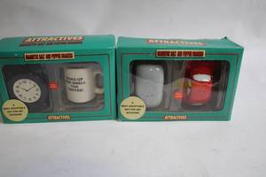 lot 53 image: Set of 2 Attractives Magnetic Salt and Pepper Shaker Sets - Clock & Coffee Mug, Car & Trailer