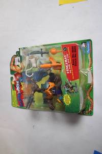 lot 81 image: Earthworm Jim Action Figure - Henchrat & Professor Monkey-For-A-Head Set