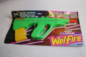 lot 89 image: Wetfire Motorized Carbine Water Gun - Battery Operated