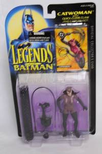lot 129 image: 1994 Legends of Batman Catwoman Action Figure with Accessories