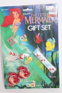 lot 170 image: Disneys The Little Mermaid Gift Set with Watch and Accessories