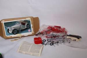 lot 183 image: 124 Scale MG TC Model Car Kit - Unassembled