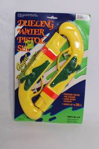 lot 199 image: Dueling Water Pistol Set - Giant Pistol Squirt Guns