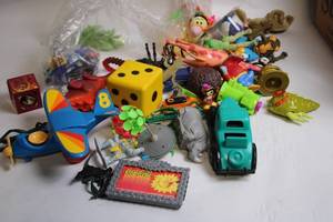 lot 299 image: Collection of Assorted Vintage Toys and Miniatures