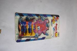 lot 306 image: Woody Woodpecker Magic Dart Target Game with Safety Darts
