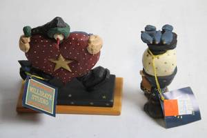 lot 314 image: Williraye Studio Folk-Art Figurine Set