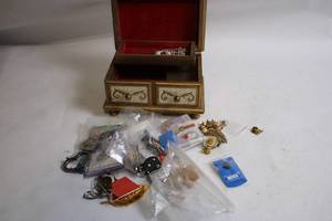 lot 330 image: Vintage Wooden Jewelry Box with Miscellaneous Costume Jewelry Set