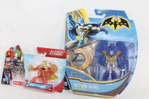 lot 354 image: Batman and Justice League Hero Action Figure Set
