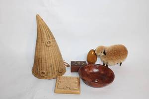 lot 364 image: Decorative Collection Straw Sheep, Wooden Items, and Wicker Dcor