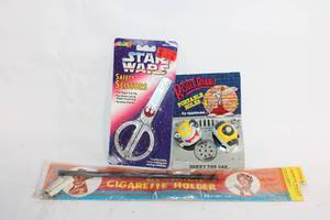 lot 370 image: Assorted Collectible Items Star Wars Scissors, Roger Rabbit Holder, Vintage Cigarette Holder