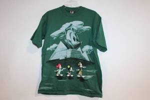 lot 389 image: XL Green Warner Bros T-Shirt with Animaniacs and Pyramid Design