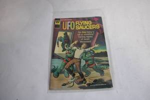 lot 429 image: Vintage UFO Flying Saucers Comic Book