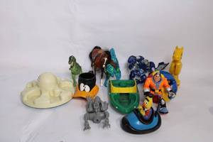 lot 452 image: Collection of 10 Vintage and Modern Action Figures and Toys