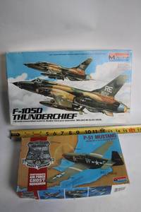 lot 471 image: Set of 2 Monogram Model Kits P-51 Mustang and F-105D Thunderchief