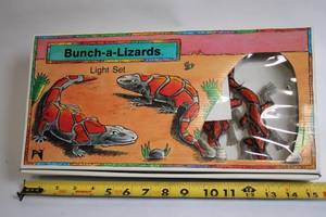 lot 493 image: Bunch-a-Lizards Light Set with Lizard-Shaped Covers