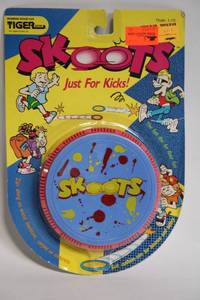 lot 503 image: Vintage Skoots Foot Play Disc by Tiger Electronics