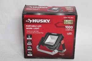 lot 19 image: Husky Portable LED Work Light with 1000 Lumens